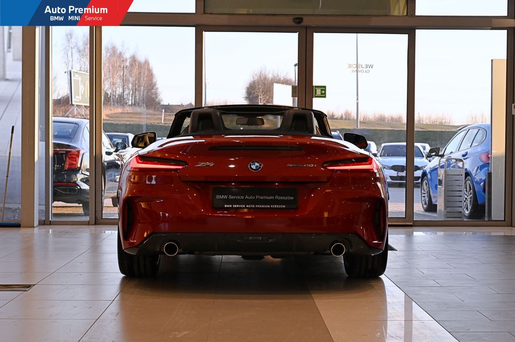Z4 sDrive20i