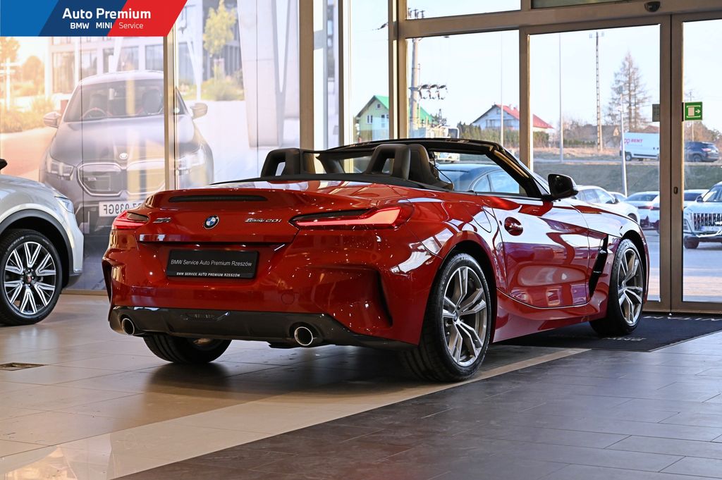 Z4 sDrive20i
