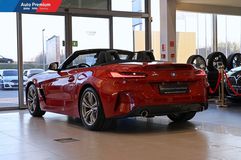 Z4 sDrive20i