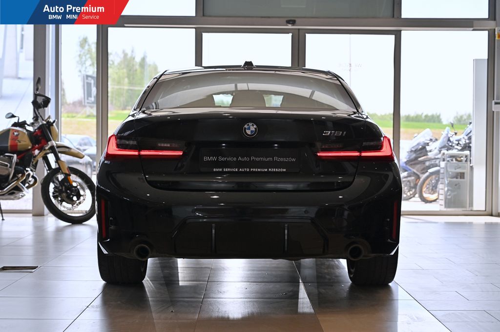 BMW Seria 3 G20 318i Sedan benzyna