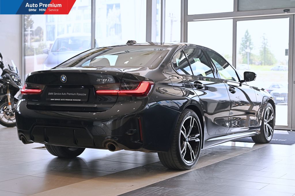BMW Seria 3 G20 318i Sedan benzyna