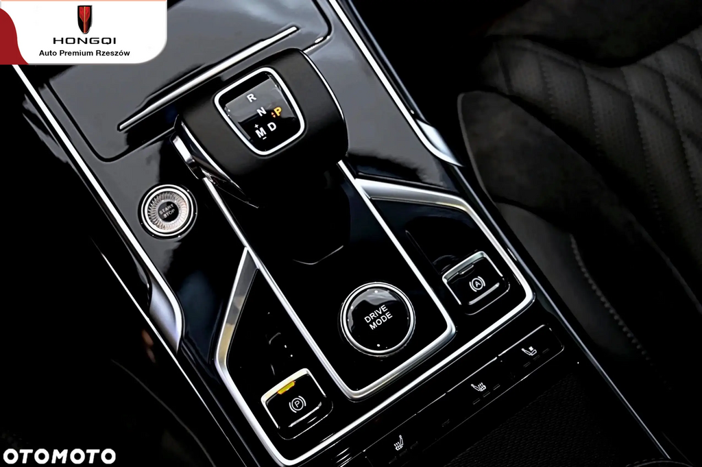 Hongqi HS5