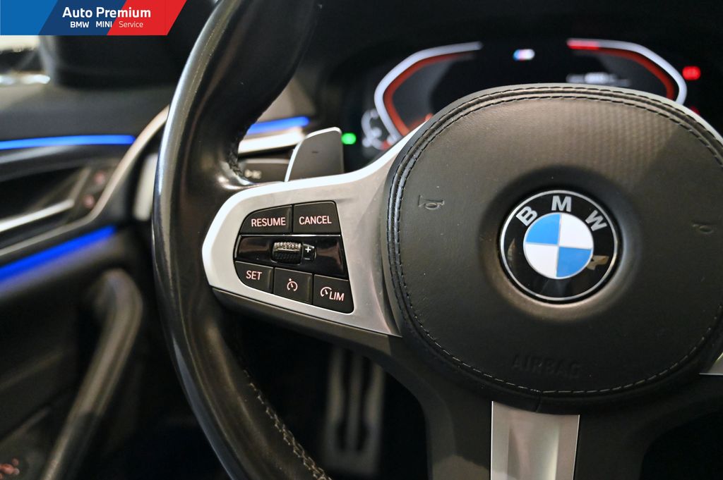 BMW Seria 5 G30 520I A benzyna