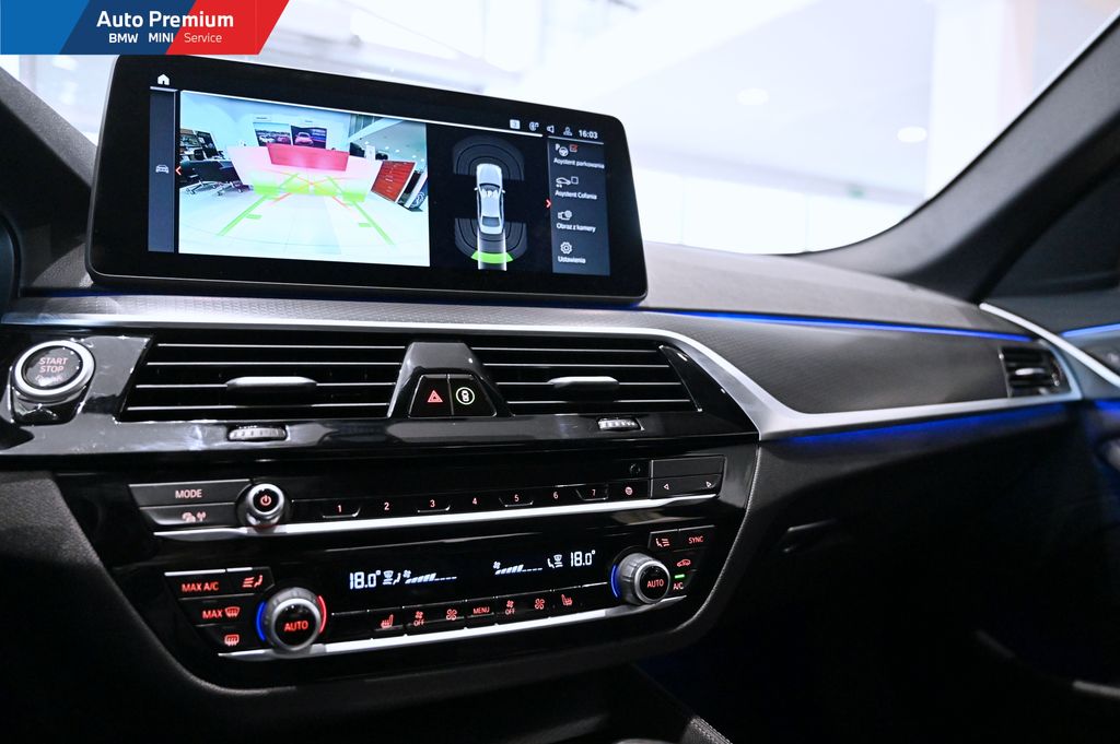 BMW Seria 5 G30 520I A benzyna