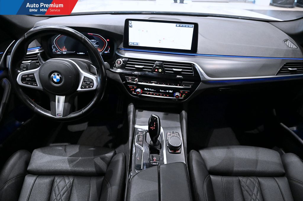 BMW Seria 5 G30 520I A benzyna