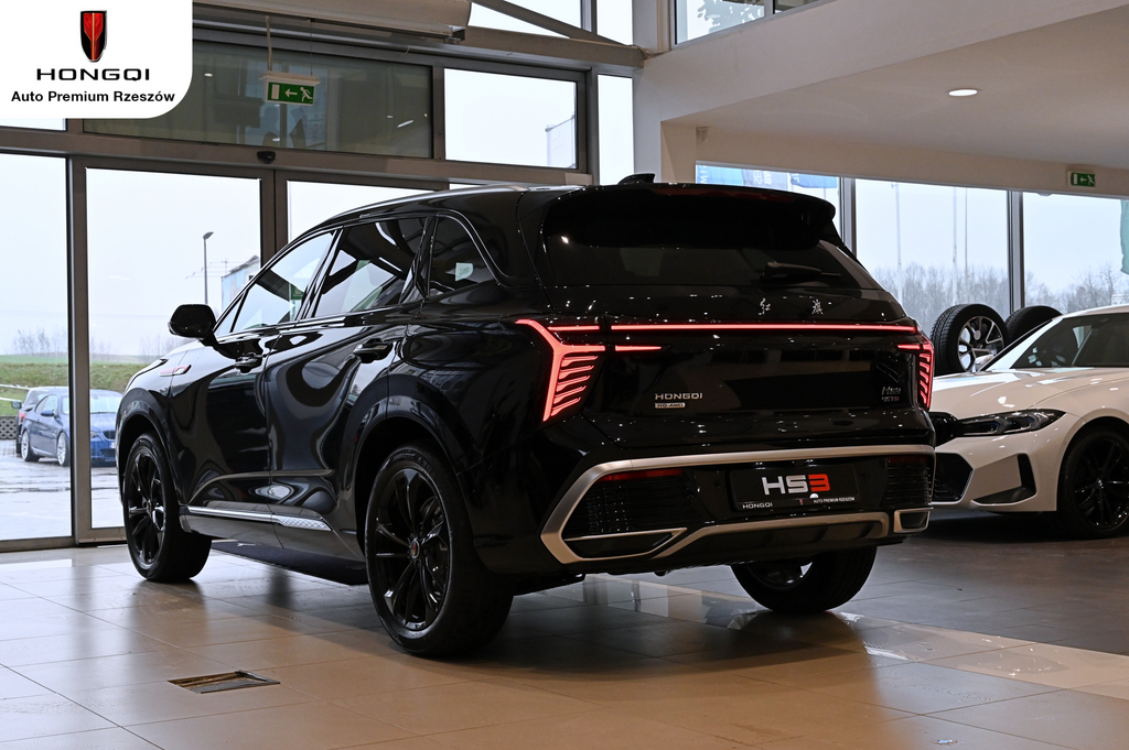 Hongqi HS3