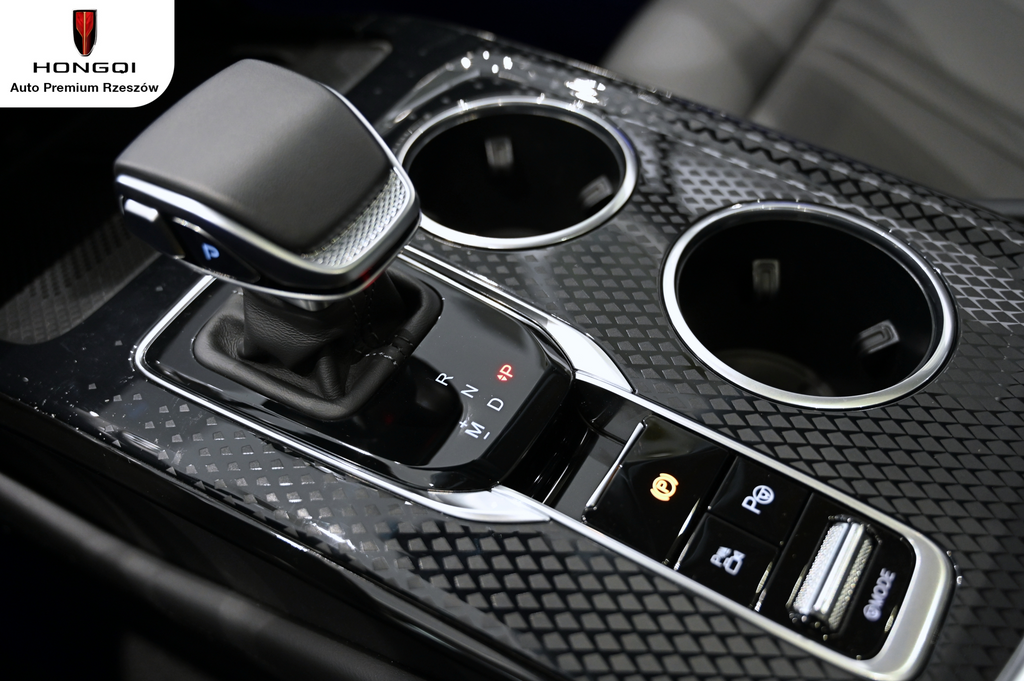 Hongqi HS3