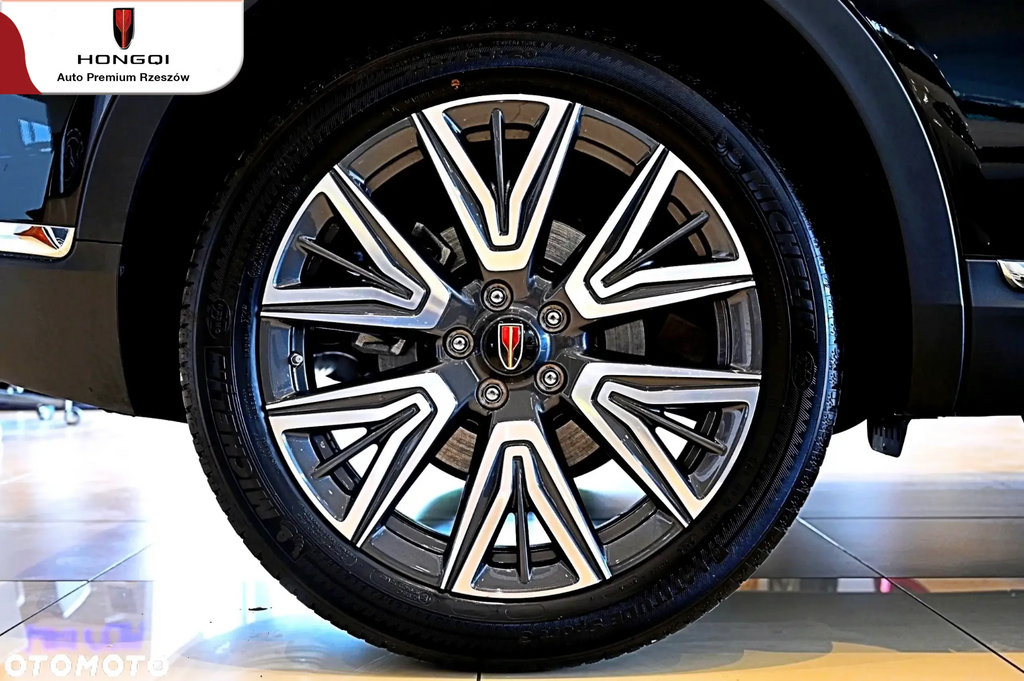Hongqi HS5