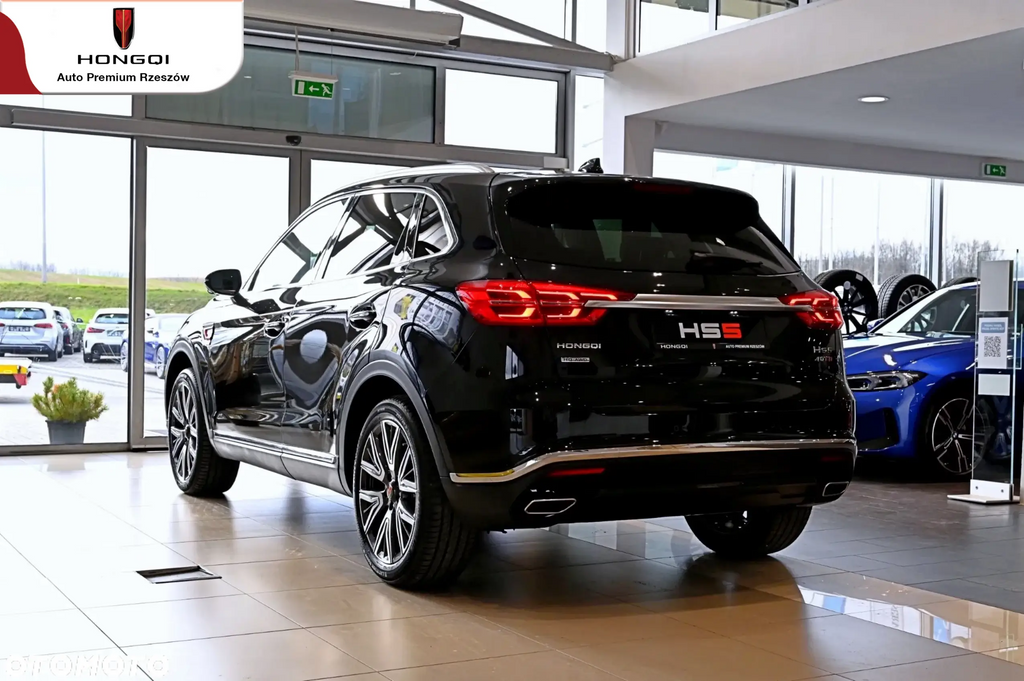 Hongqi HS5