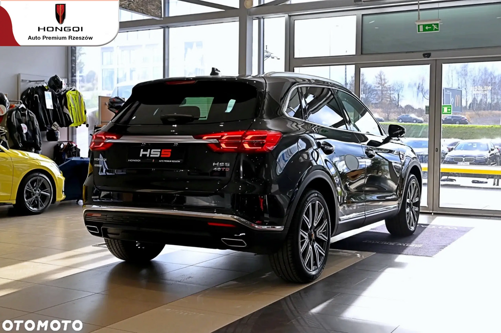 Hongqi HS5