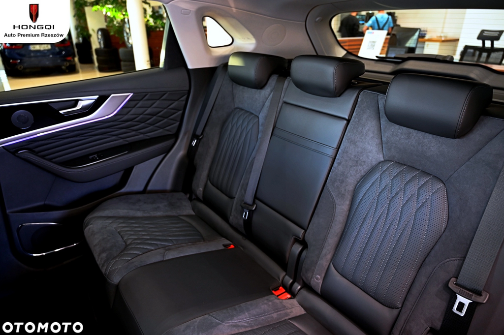 Hongqi HS5 2.0T AT 4WD