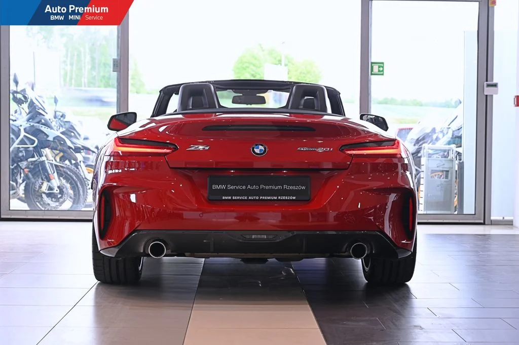 Z4 sDrive20i