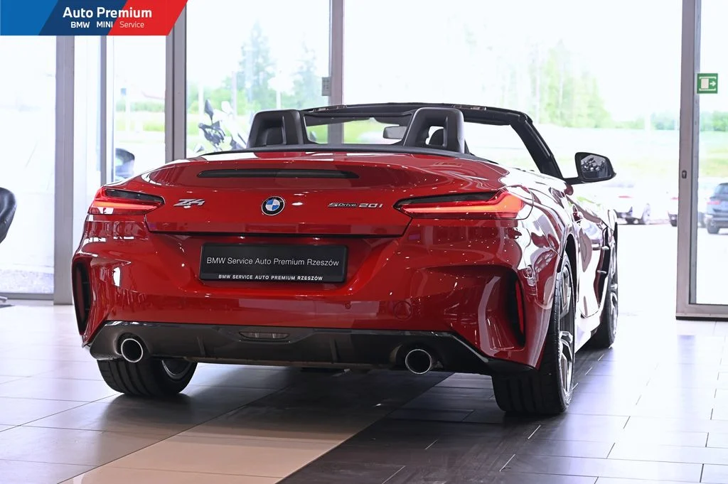 Z4 sDrive20i