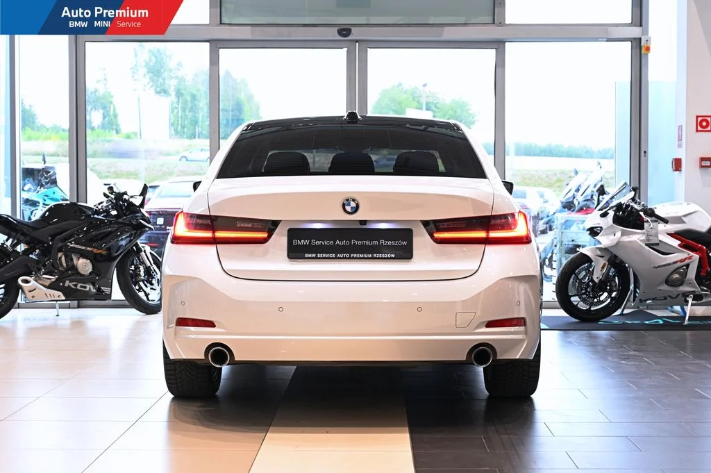 318i