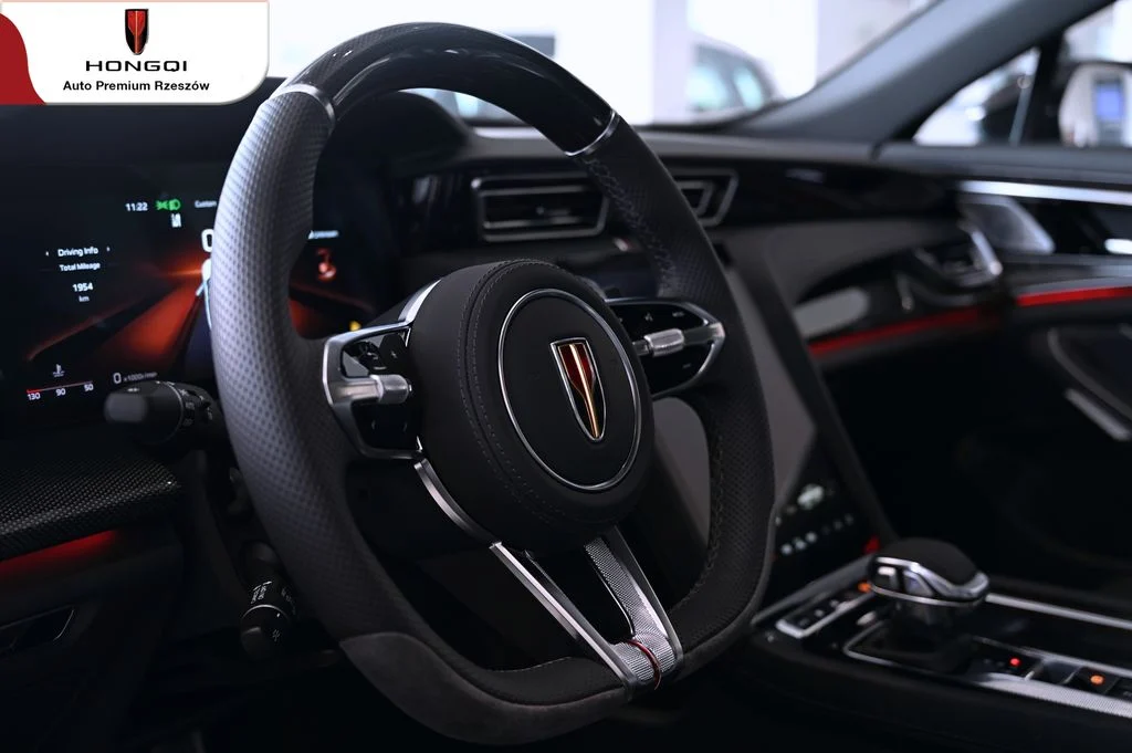Hongqi H6