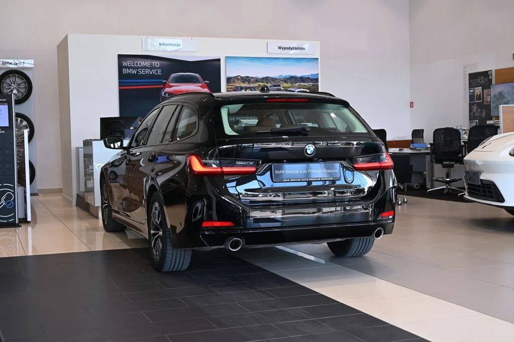 318i Touring