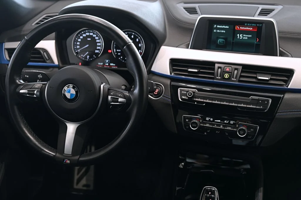X1 sDrive 18i