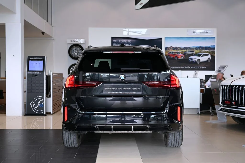 X1 xDrive23i