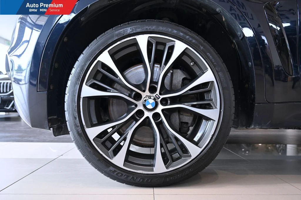 X6 M50d