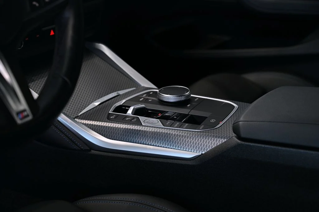 230i