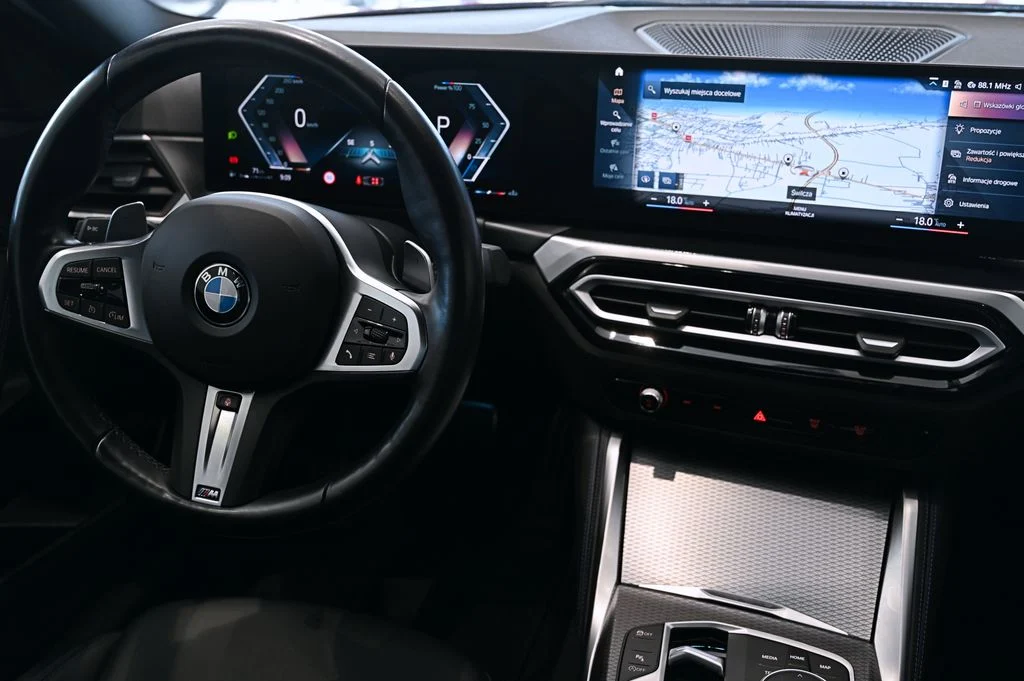 230i