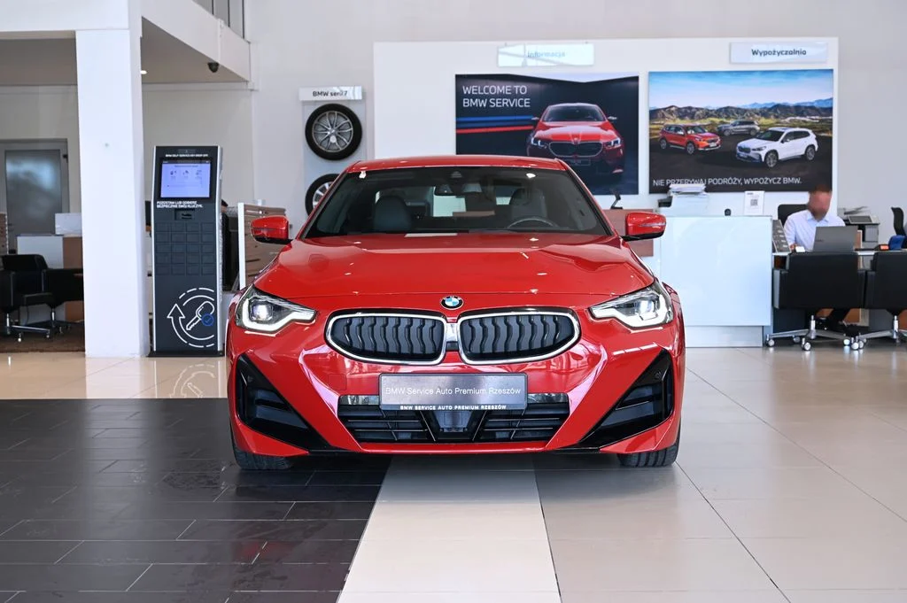 230i