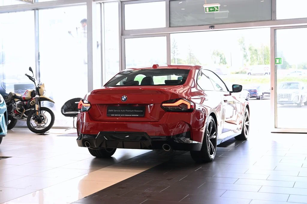 230i