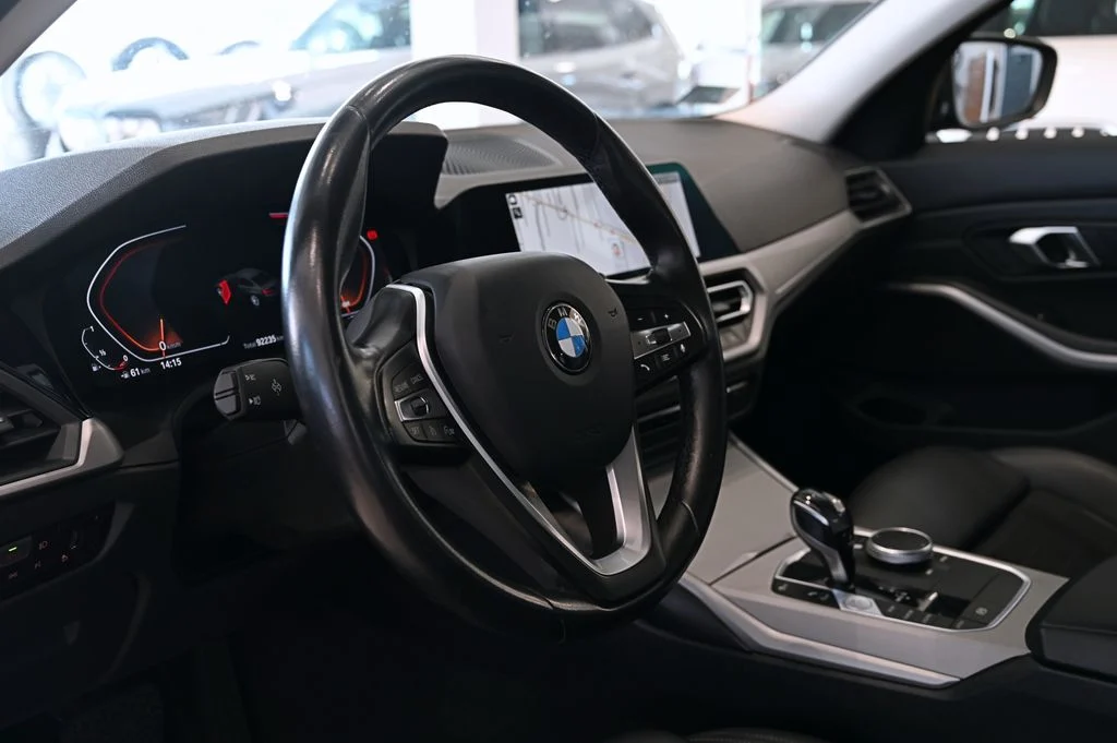 318i