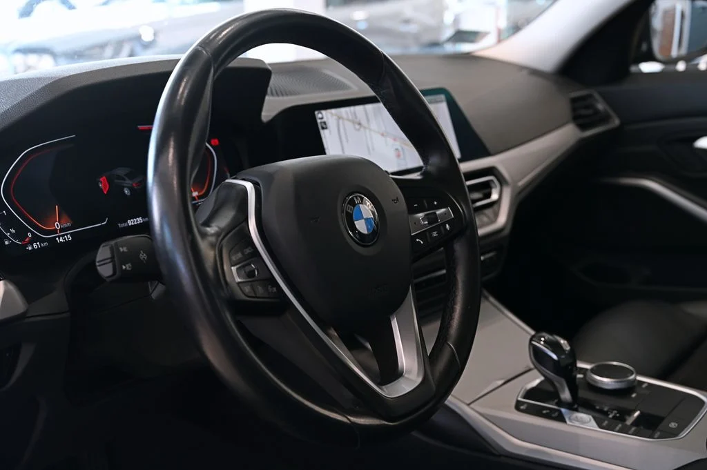 318i