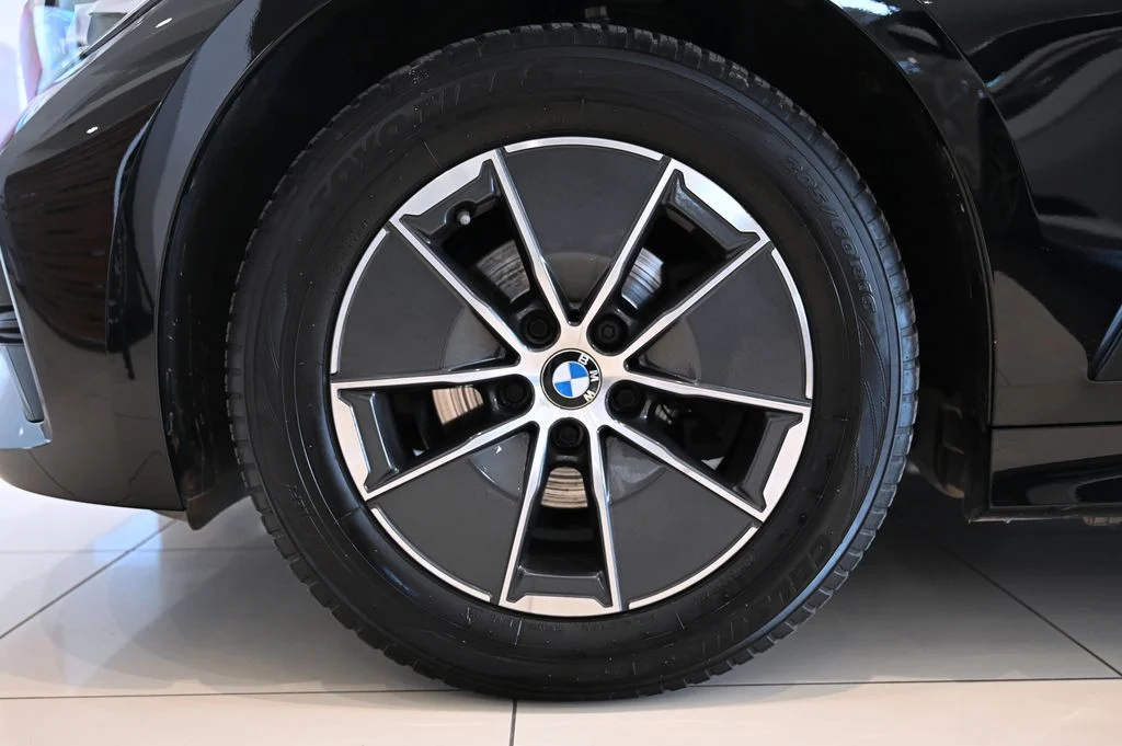 318i
