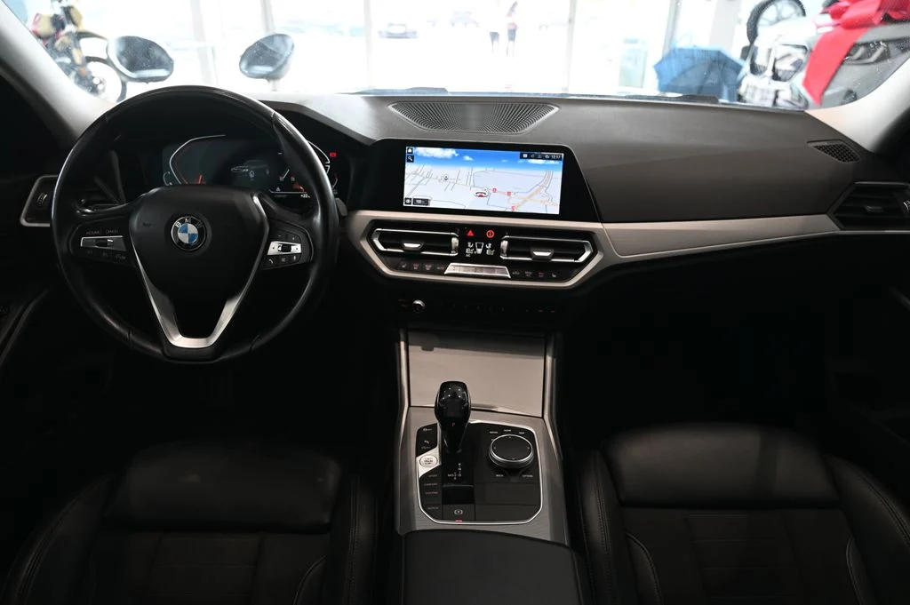318i