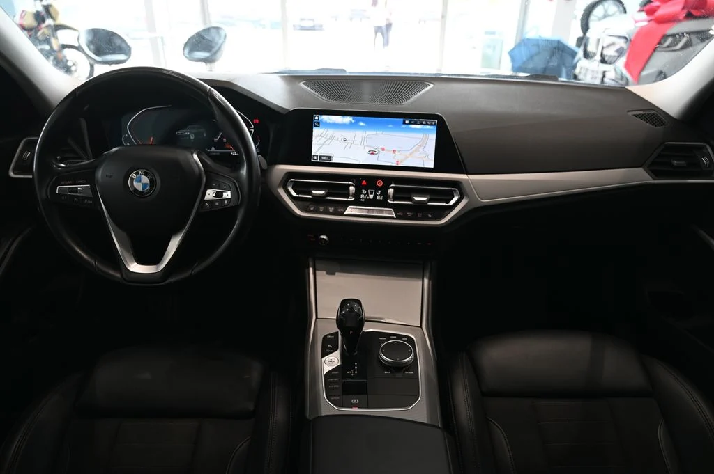 318i