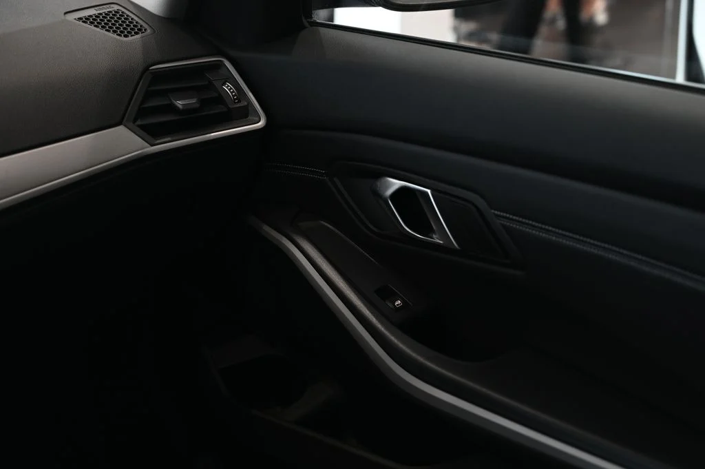 318i