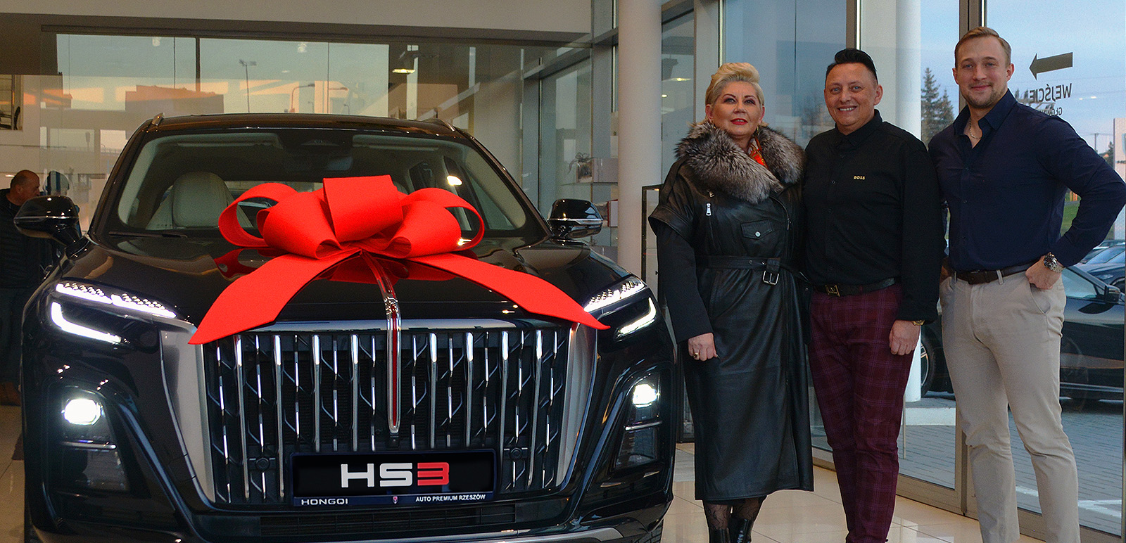 Odbiór HONGQI HS3 z czerwoną kokardą – Dni Otwarte HONGQI Auto Premium Rzeszów